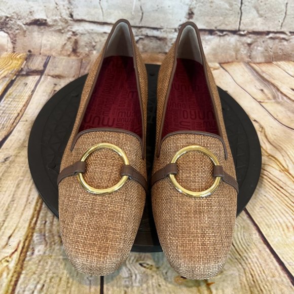 Munro Women's Brown Canvas Gold Circle Accent Slip On Business Flats Size 6.5 M - Picture 2 of 9